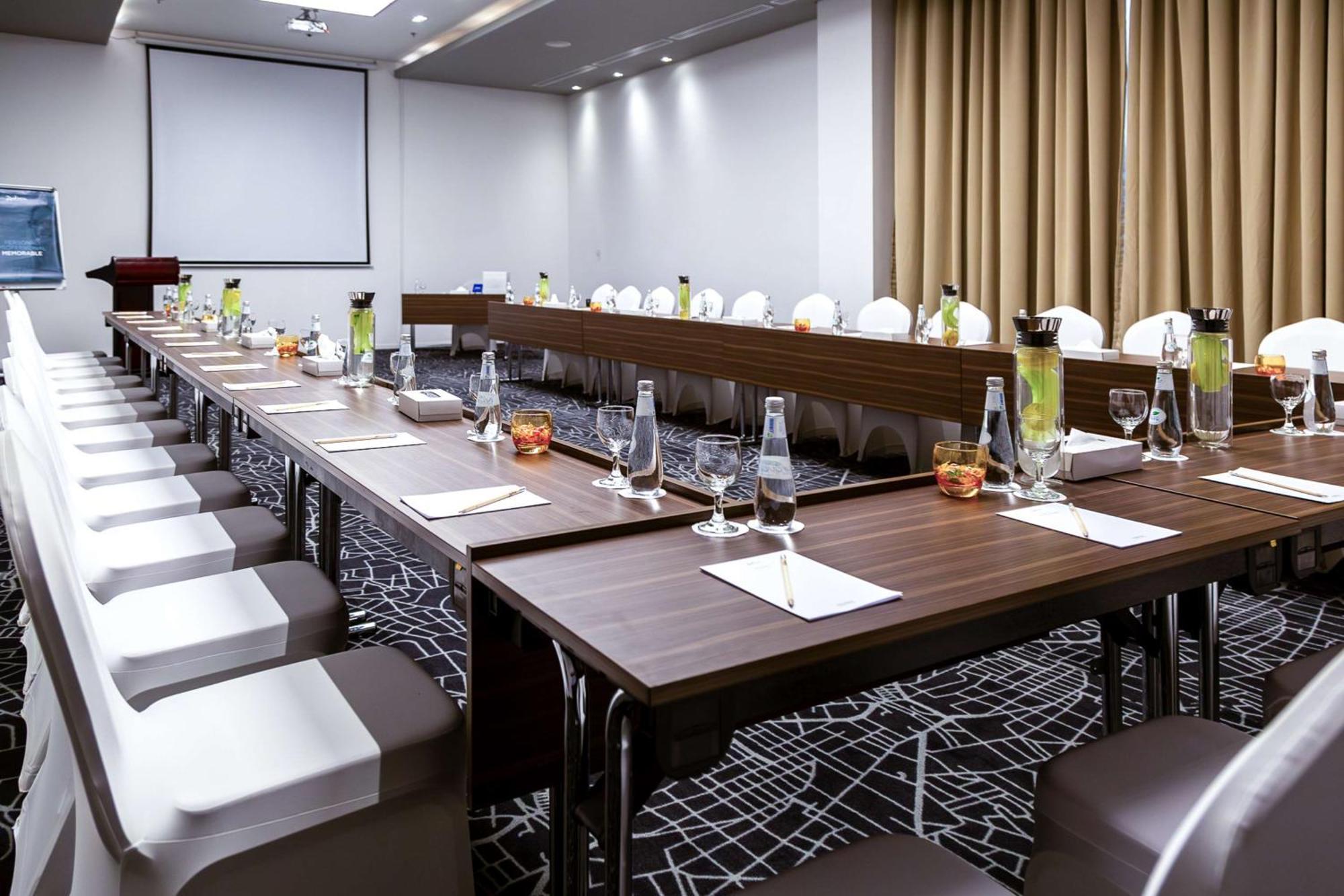 Radisson Hotel & Apartments Dammam Industrial City Exterior foto